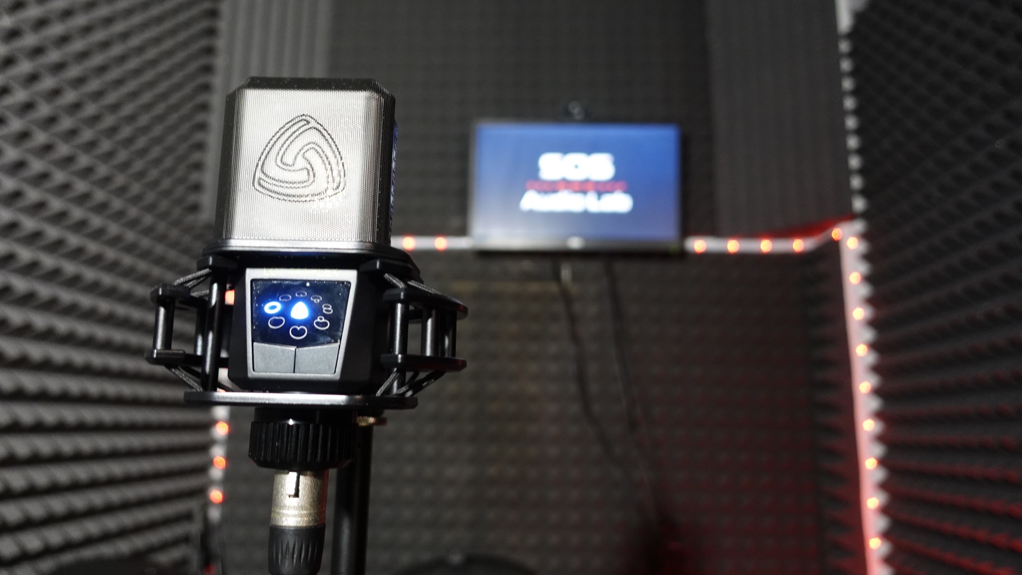 Microfono professionale nello studio SOS Media Lab